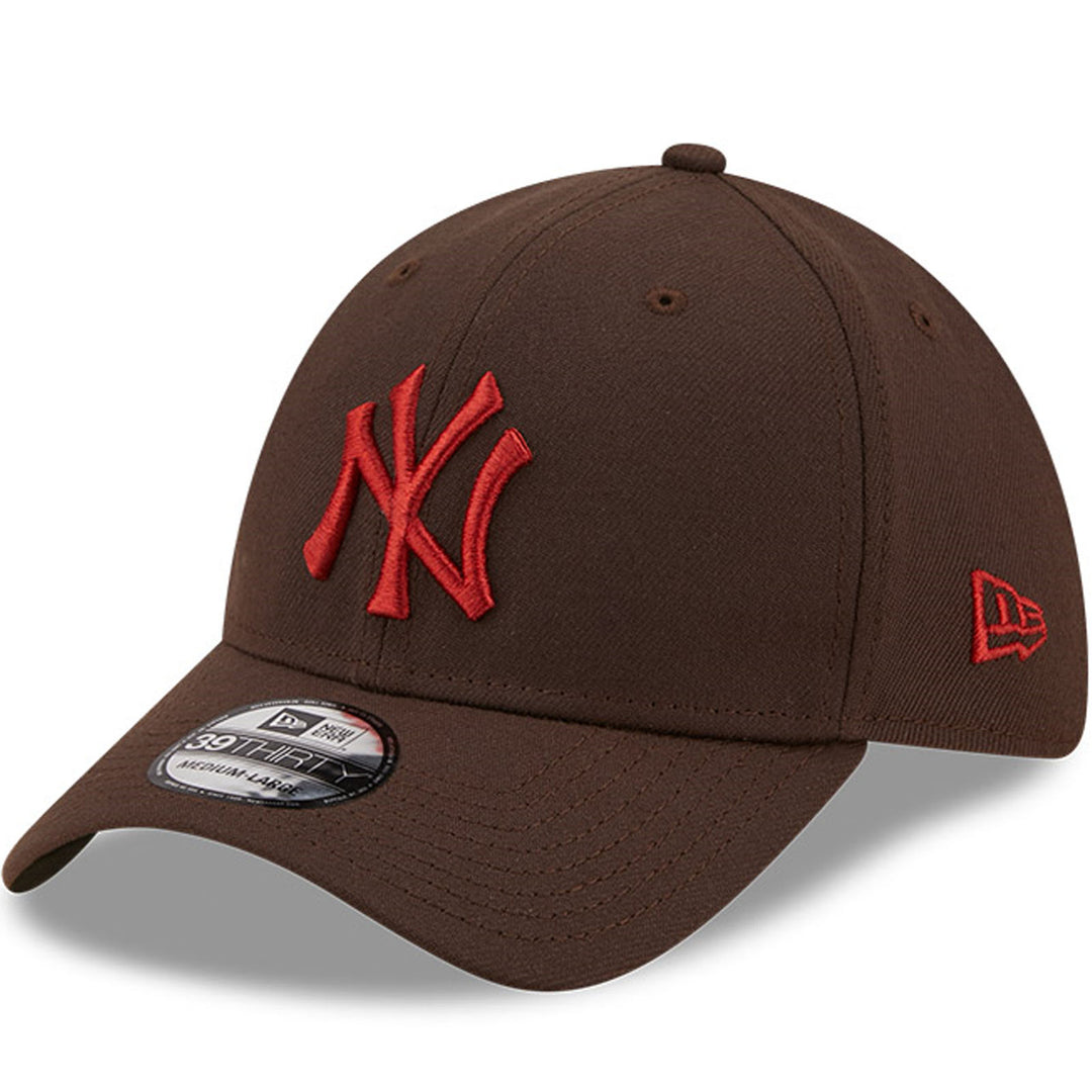 New York Yankees League Essential Black 39Thirty A-Frame Stretch Fit Cap Newera New York Yankees League Essential Black 39Thirty A-Frame Stretch Fit Cap Newera