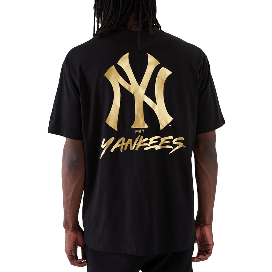 New Era Mens New York Yankees MLB Oversized Team Logo T-Shirt