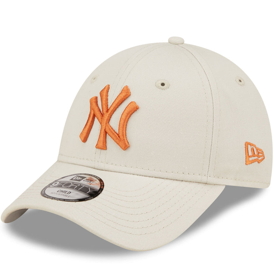 9Forty NY Yankees Strapback Cap by New Era