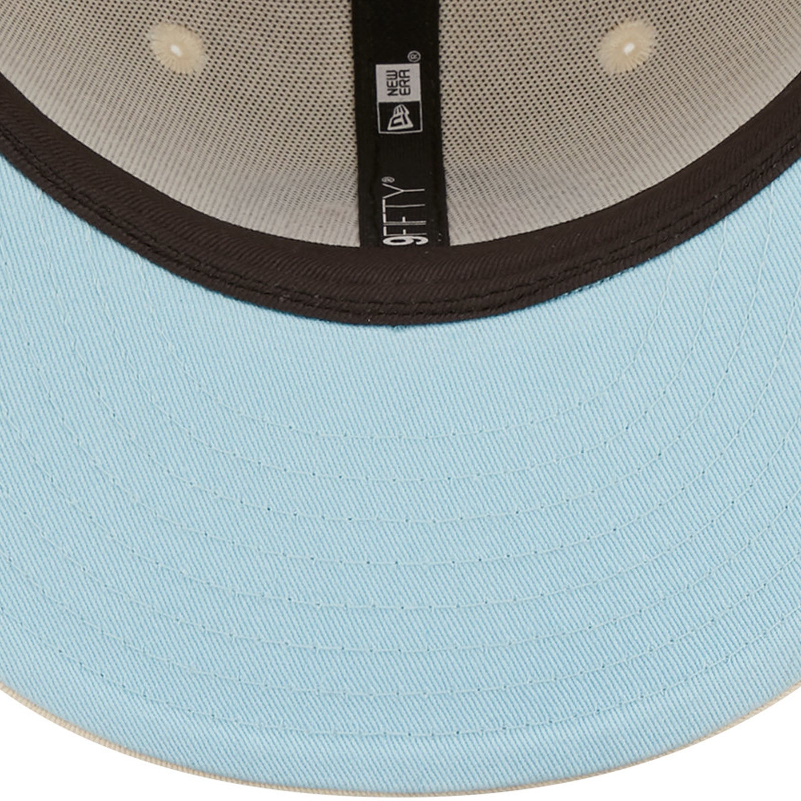 Buy the Pastel Patch Cap 9Fifty from Chicago Cubs by New Era color