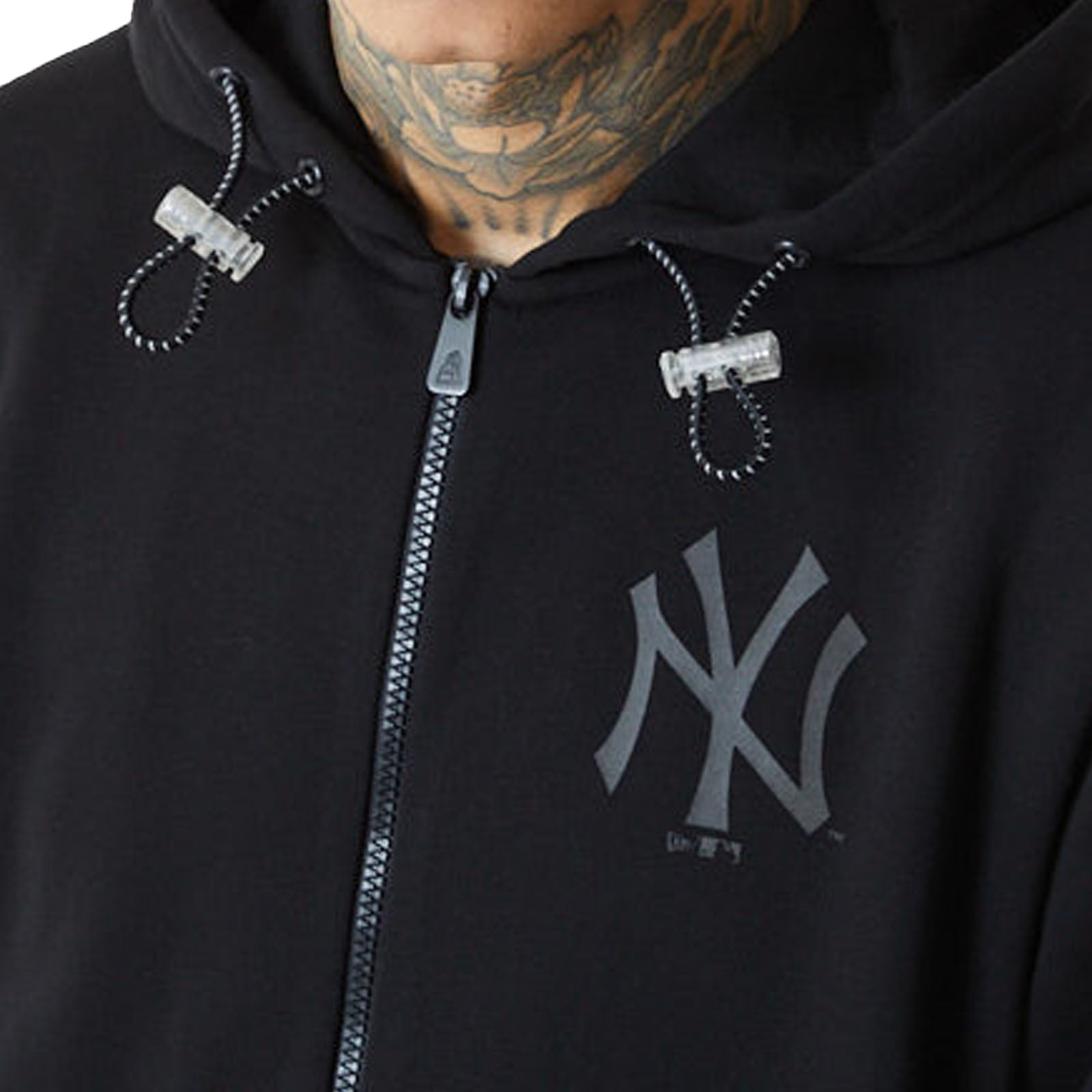 New Era New York Yankees camo logo zip through hoodie in black